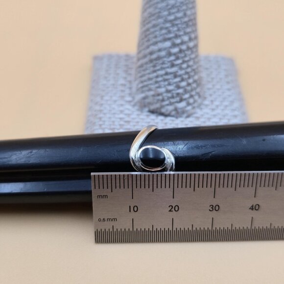 Size 9.25 Sterling Silver Black Stone Inlay Simple Band Ring A5429 - Picture 7 of 8